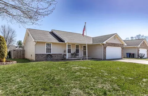8521 Churchill Ct, Evansville, IN 47725