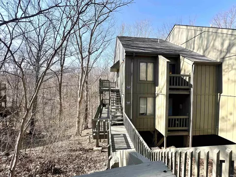 9042 S Pointe Ridge Ln #22, Bloomington, IN 47401