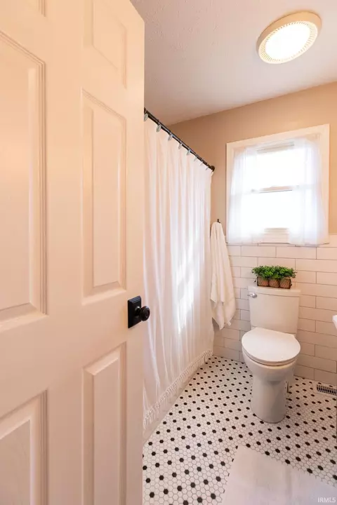 Bath - 1108 E Ridgemont Ct, Bloomington, IN 47401 photo 5 of 5