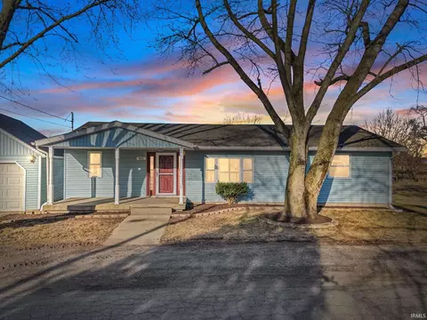 302 S Clay St, Claypool, IN 46510