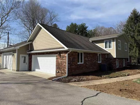 510 E Woodridge Dr, Bloomington, IN 47408