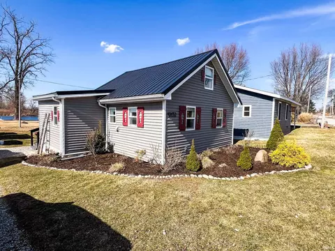 10132 N Jones Lake Rd, Rome City, IN 46784