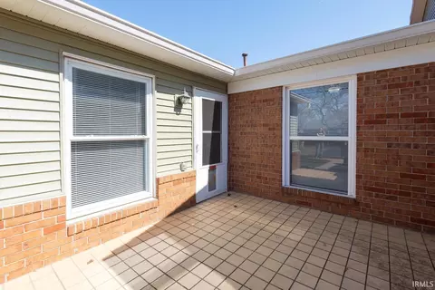 Exterior - 984 E Buckingham Dr, Bloomington, IN 47401 photo 2 of 2
