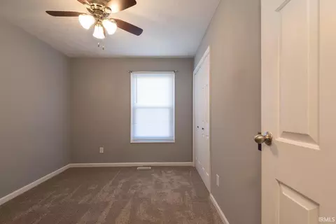 Bedroom - 984 E Buckingham Dr, Bloomington, IN 47401 photo 4 of 6