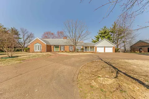 50 Oak Meadow Rd, Evansville, IN 47725