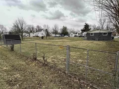 Exterior - 512 E Walnut St, Greentown, IN 46936 photo 8 of 10