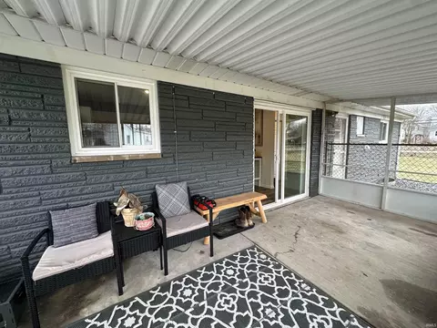 Exterior - 512 E Walnut St, Greentown, IN 46936 photo 5 of 10