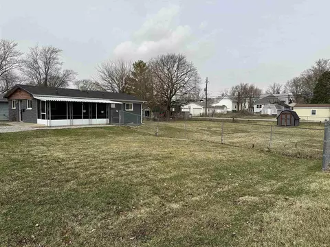 Exterior - 512 E Walnut St, Greentown, IN 46936 photo 2 of 10