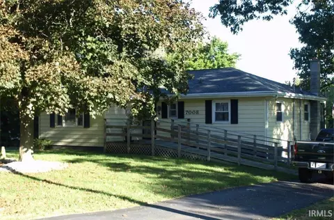 700 E Palm Dr, Syracuse, IN 46567 photo 1
