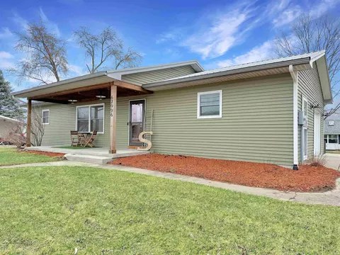 67996 County Road 23 Rd, New Paris, IN 46553