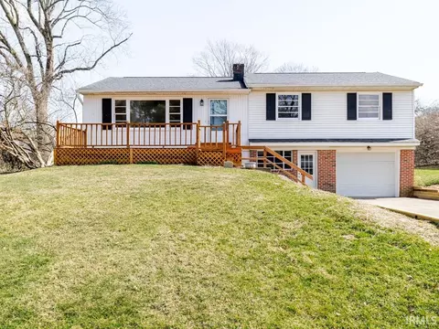 2622 N Skyline Dr, Bloomington, IN 47404