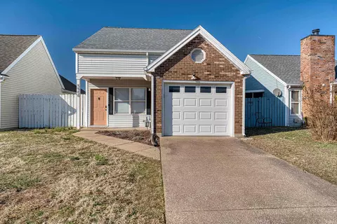5900 Foxfield Dr, Evansville, IN 47715