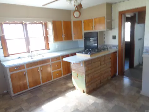 535 S Washington St, Waterloo, IN 46793 photo 5