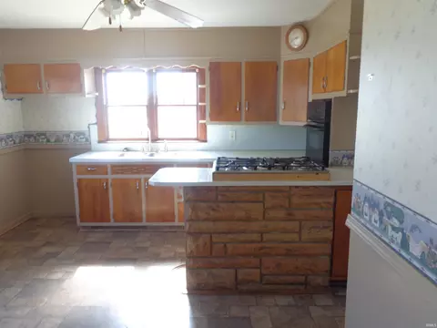 535 S Washington St, Waterloo, IN 46793 photo 4