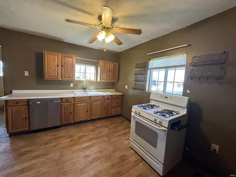 465 W Franklin St, Lyons, IN 47443 photo 3