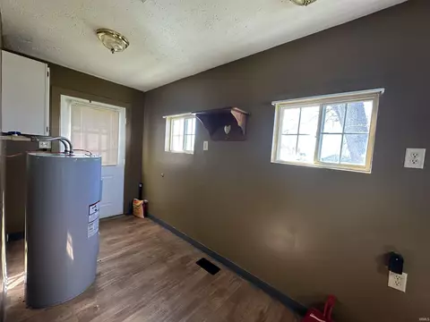 465 W Franklin St, Lyons, IN 47443 photo 5