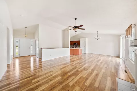 13866 Coach Circle Dr, Granger, IN 46530 photo 5
