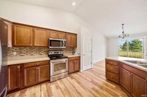13866 Coach Circle Dr, Granger, IN 46530 photo 9