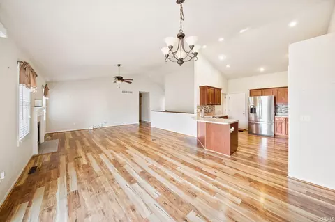 13866 Coach Circle Dr, Granger, IN 46530 photo 6