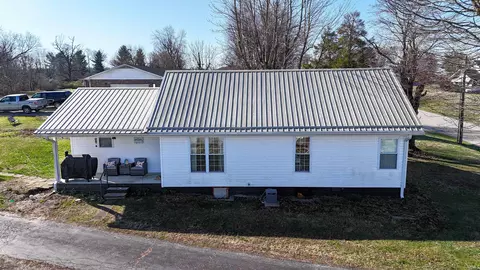 1756 S 1200 E, Oakland City, IN 47660