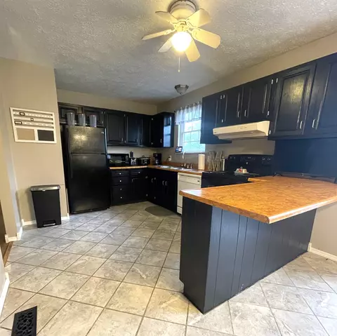 Kitchen - 245 Bartlett Dr, Mitchell, IN 47446 photo 3 of 3