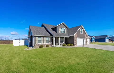 3945 E Kings Pass, Warsaw, IN 46582
