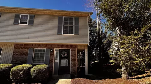 858 E Sherwood Hills Dr, Bloomington, IN 47401