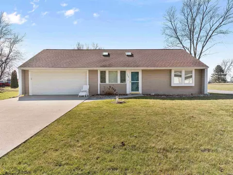 208 S Tamarack St, Laotto, IN 46763