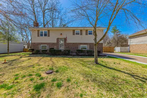 7608 Greenbriar Dr, Evansville, IN 47710