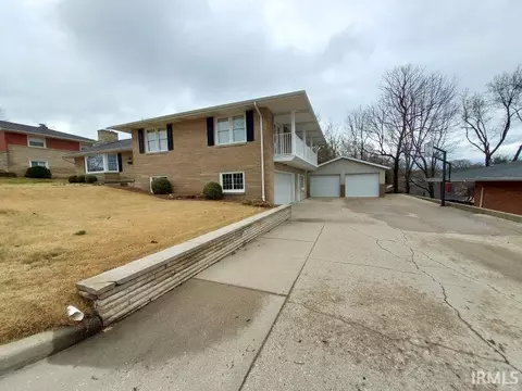 822 W 9th St, Jasper, IN 47546 photo 3