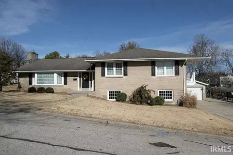 822 W 9th St, Jasper, IN 47546 photo 2