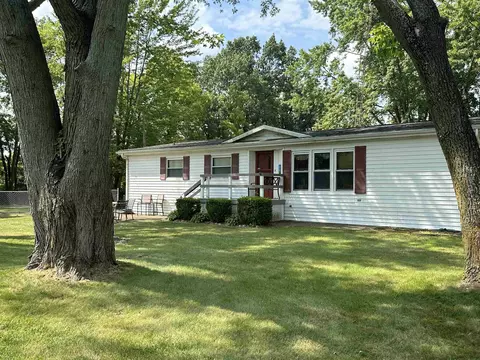15 Lane 150 Long Lk, Fremont, IN 46737