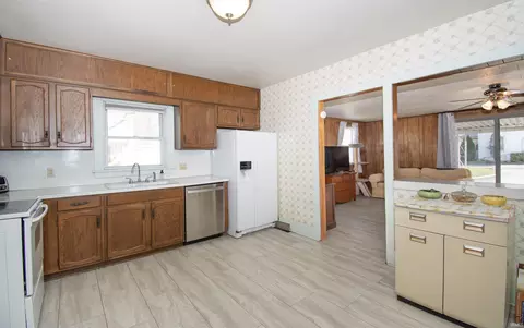 412 E Michigan St, Lagrange, IN 46761 photo 14