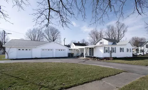 412 E Michigan St, Lagrange, IN 46761 photo 1