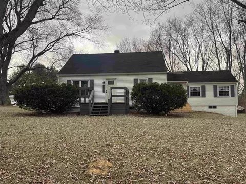 11283 Redwood Rd, Plymouth, IN 46563