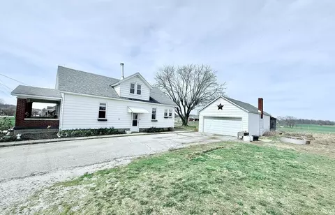 Exterior - 412 E 23rd St, Ferdinand, IN 47532 photo 2 of 3