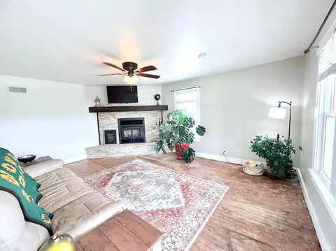 Living - 412 E 23rd St, Ferdinand, IN 47532 photo 2 of 2