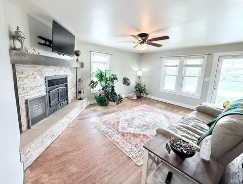 Living - 412 E 23rd St, Ferdinand, IN 47532 photo 1 of 2