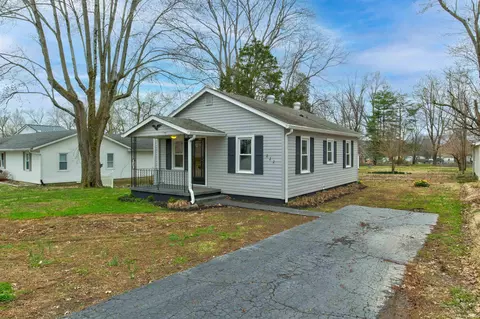 222 N Illinois St, Chandler, IN 47610