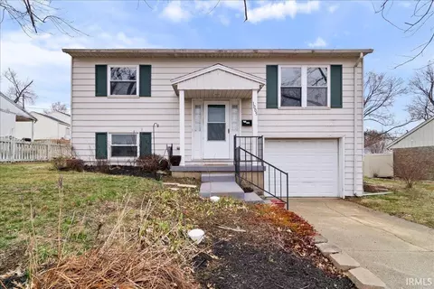 1005 Old Post Rd, Evansville, IN 47710