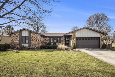 26816 Stoney Creek Dr, Elkhart, IN 46514