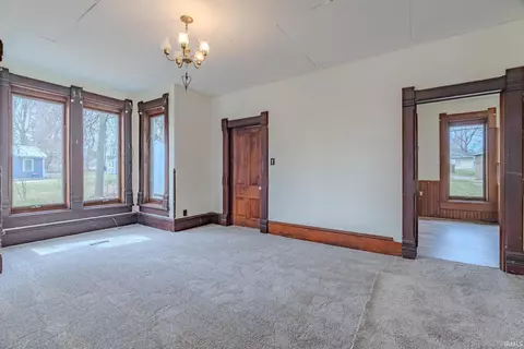 Living - 176 E Maple St, Wabash, IN 46992 photo 2 of 5