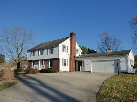 3601 Holly Dr, Elkhart, IN 46514