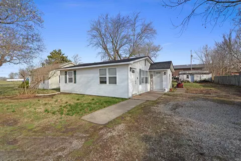 7016 Main St, West Point, IN 47992