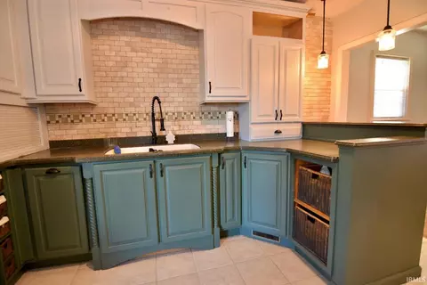 Kitchen - 536 E 9th St, Mount Vernon, IN 47620 photo 3 of 3