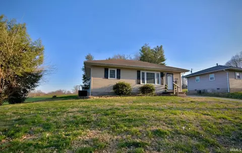 Exterior - 536 E 9th St, Mount Vernon, IN 47620 photo 2 of 3