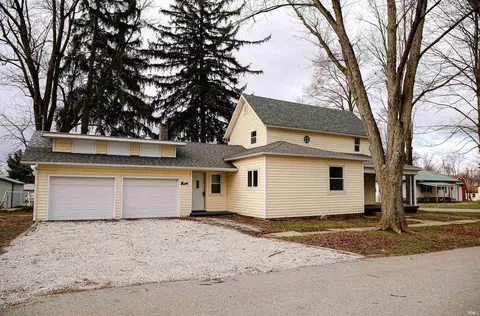 201 E Oak St, Kewanna, IN 46939