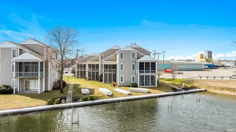 300 E Medusa St #5D, Syracuse, IN 46567