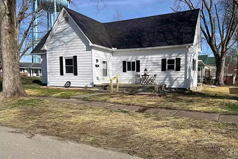 410 A St SE, Linton, IN 47441