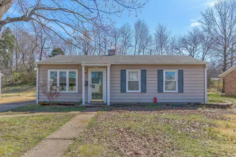 4203 Meadowridge Rd, Evansville, IN 47710